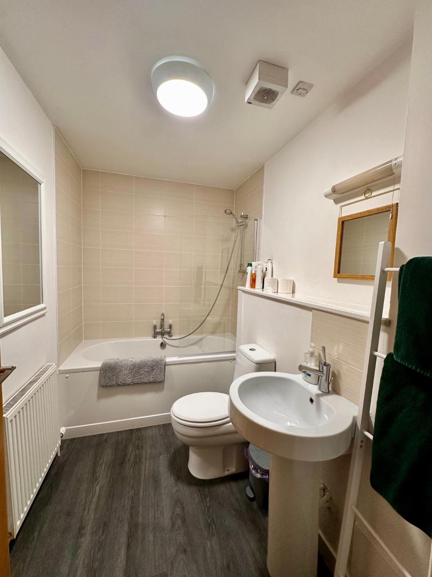 City Centre Apartment Next To Bus And Train Station Inverness Exterior foto